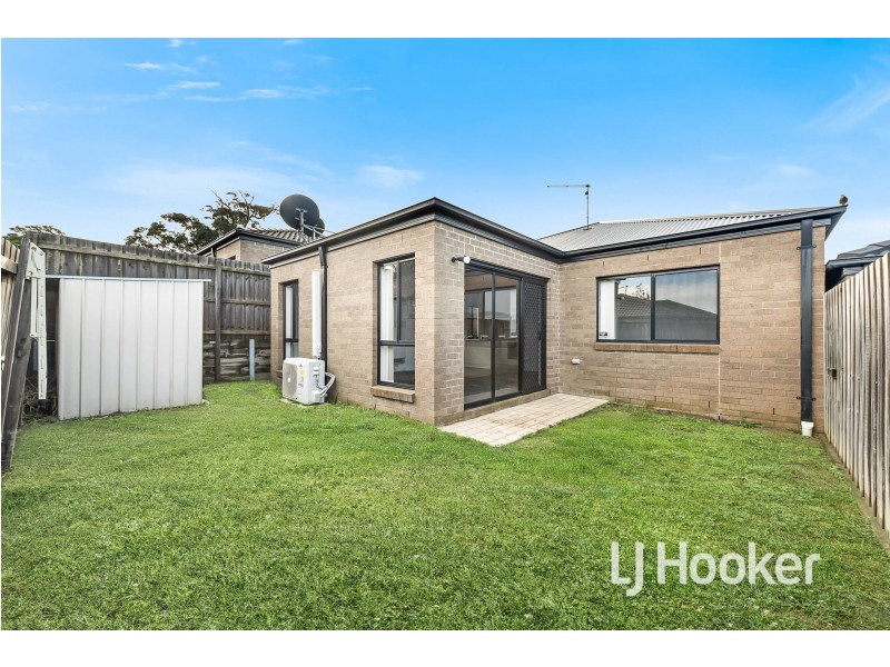 12/103 Army Road, Pakenham VIC 3810