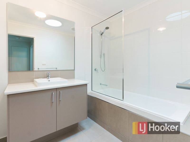 19 Arlington Avenue, Pakenham VIC 3810