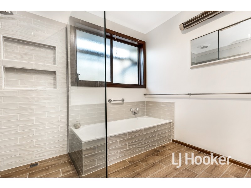 6 Ahern Road, Pakenham VIC 3810