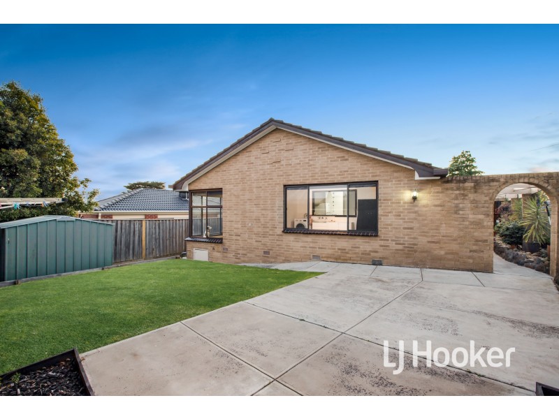 6 Ahern Road, Pakenham VIC 3810