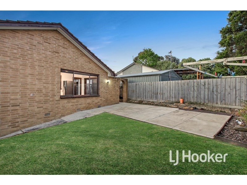 6 Ahern Road, Pakenham VIC 3810