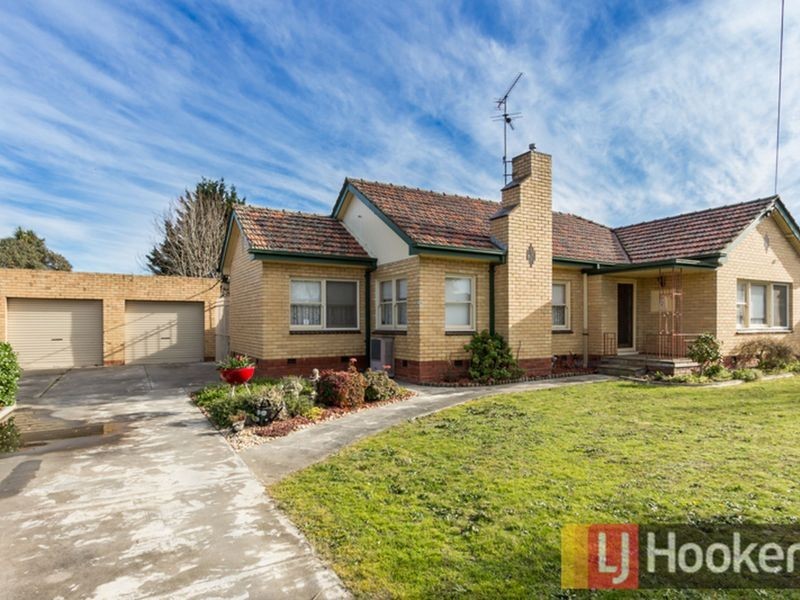 5 Henry Street, Pakenham VIC 3810
