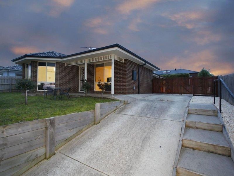 7 Yellowgum Drive, Pakenham VIC 3810