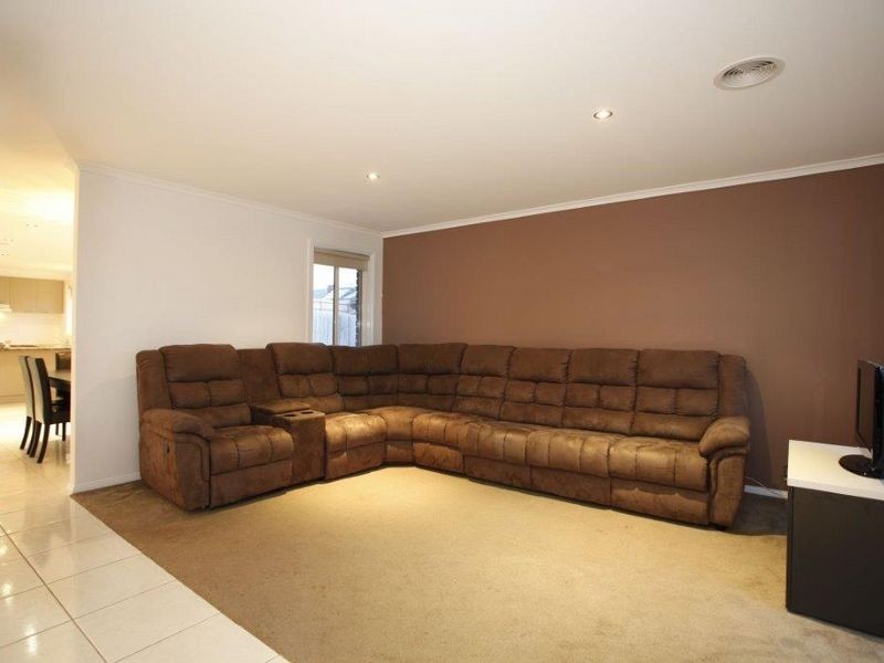 7 Yellowgum Drive, Pakenham VIC 3810