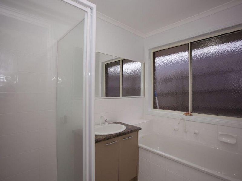 7 Yellowgum Drive, Pakenham VIC 3810