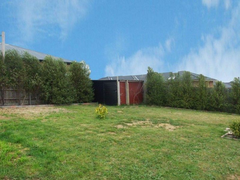 7 Yellowgum Drive, Pakenham VIC 3810