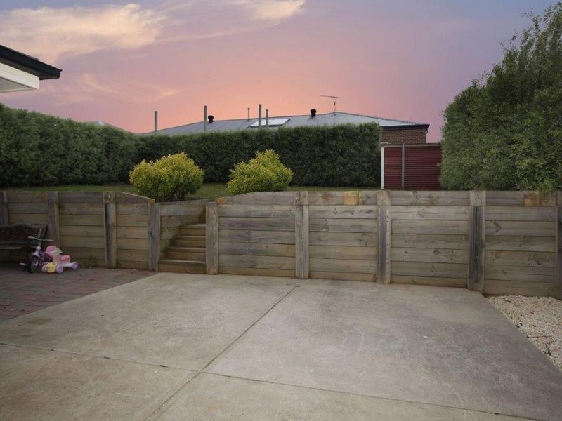 7 Yellowgum Drive, Pakenham VIC 3810