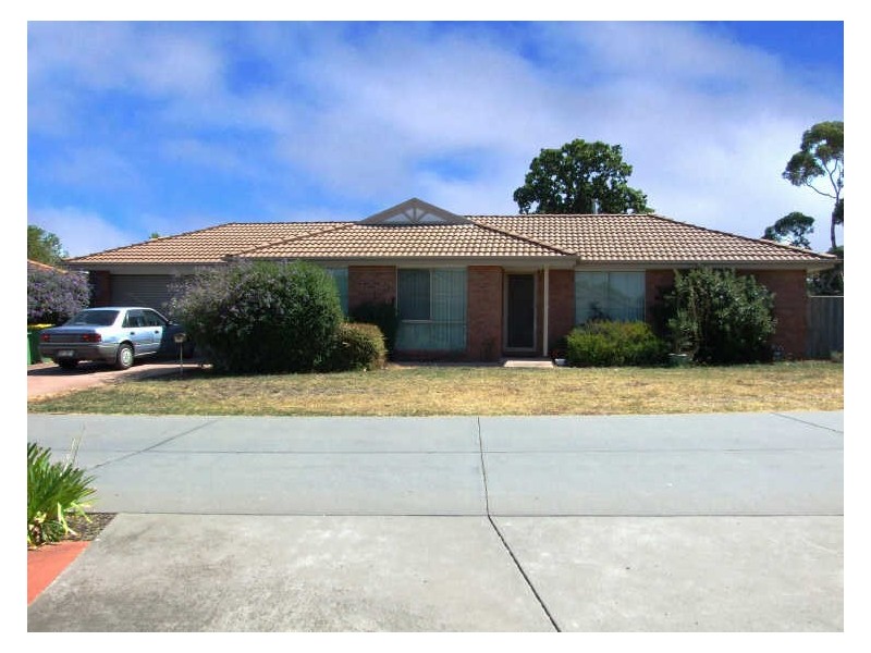2 Naples Way, Pakenham VIC 3810