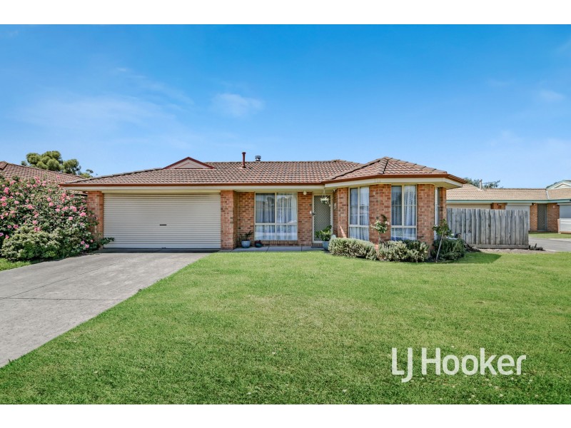 5 Mark Place, Pakenham VIC 3810