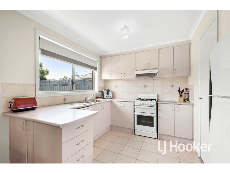 5 Mark Place, Pakenham VIC 3810