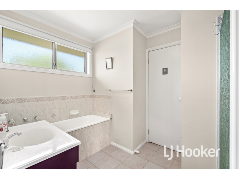 5 Mark Place, Pakenham VIC 3810