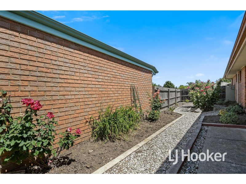 5 Mark Place, Pakenham VIC 3810