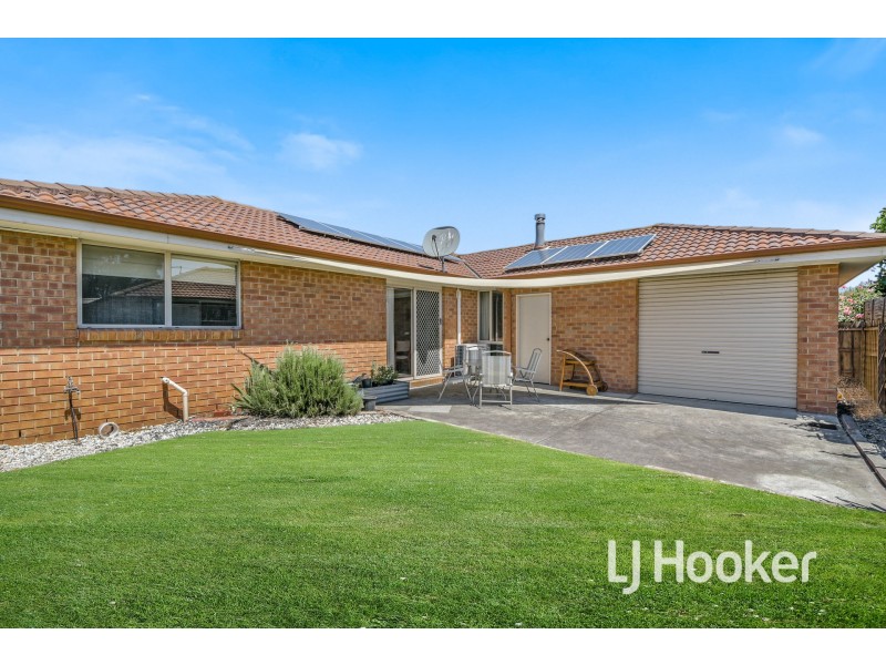 5 Mark Place, Pakenham VIC 3810