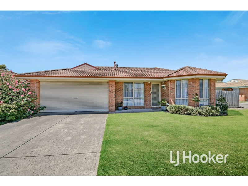 5 Mark Place, Pakenham VIC 3810