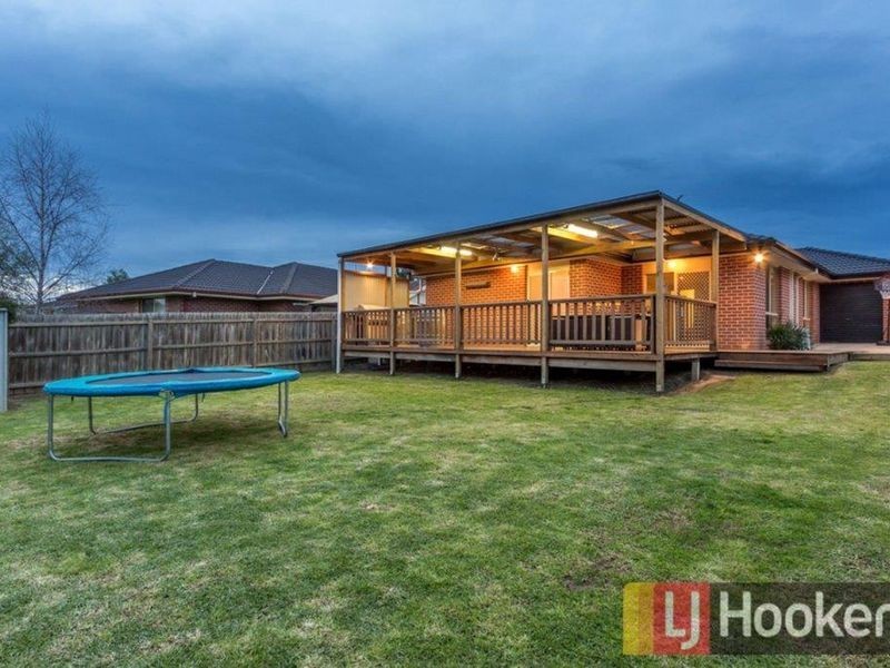 8A Ebony Drive, Pakenham VIC 3810