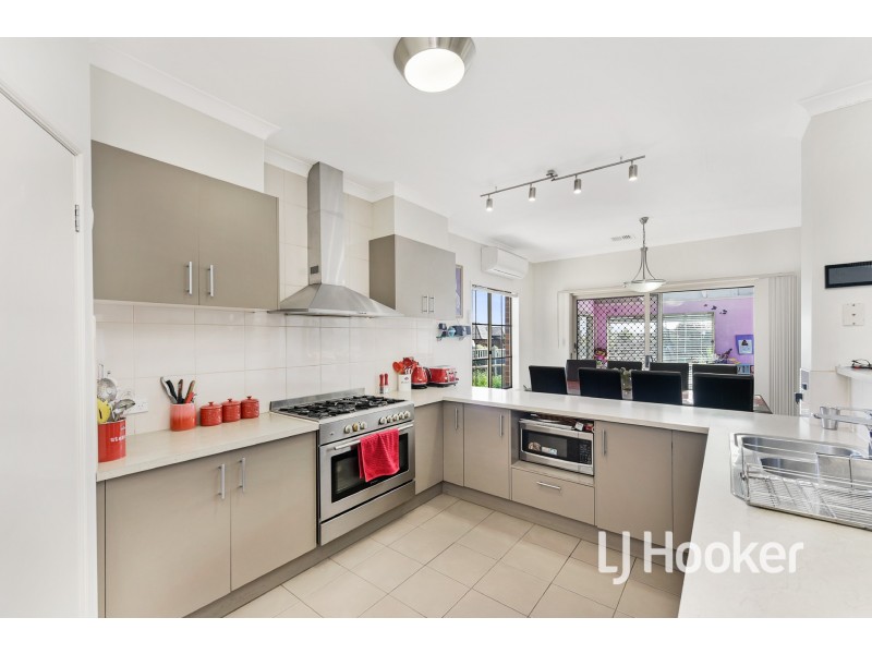 25 Arbour Rise, Pakenham VIC 3810