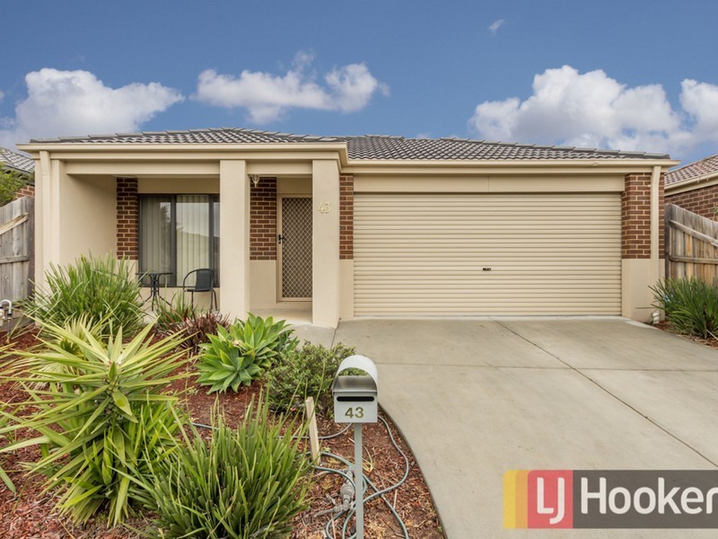 43 Pommel Street, Pakenham VIC 3810