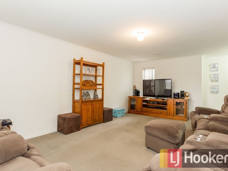 43 Pommel Street, Pakenham VIC 3810