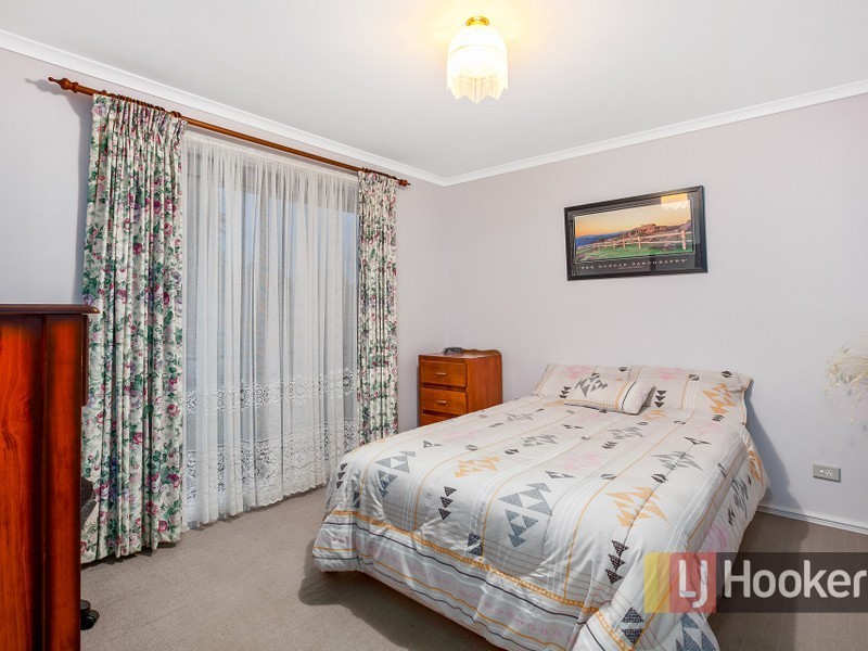 38 Thomas Place, Pakenham VIC 3810