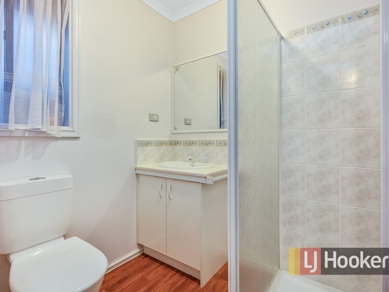 38 Thomas Place, Pakenham VIC 3810