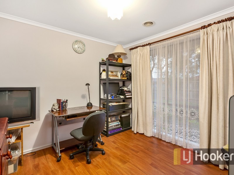 38 Thomas Place, Pakenham VIC 3810