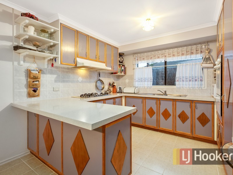 38 Thomas Place, Pakenham VIC 3810