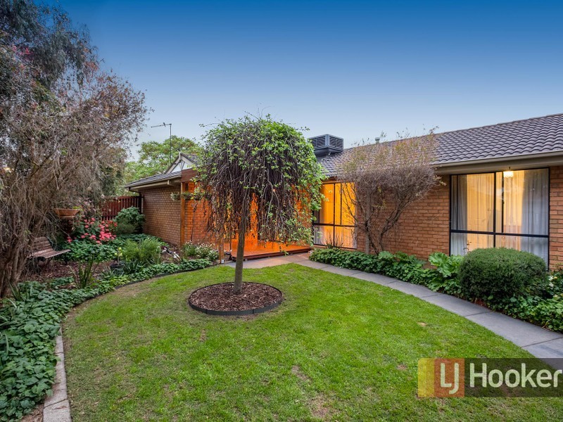 38 Thomas Place, Pakenham VIC 3810