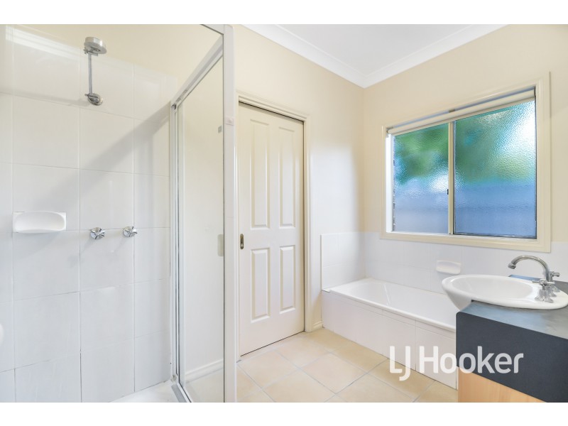 1 Moroka Green, Pakenham VIC 3810