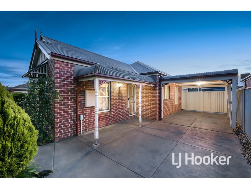 1 Moroka Green, Pakenham VIC 3810