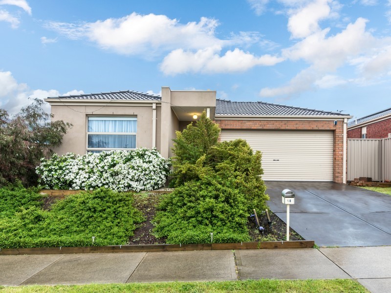48 Harrison Way, Pakenham VIC 3810