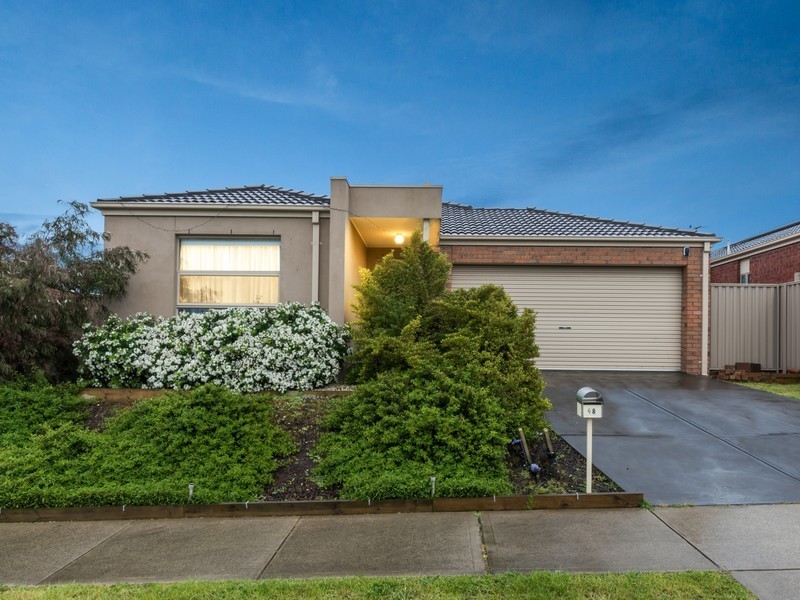 48 Harrison Way, Pakenham VIC 3810
