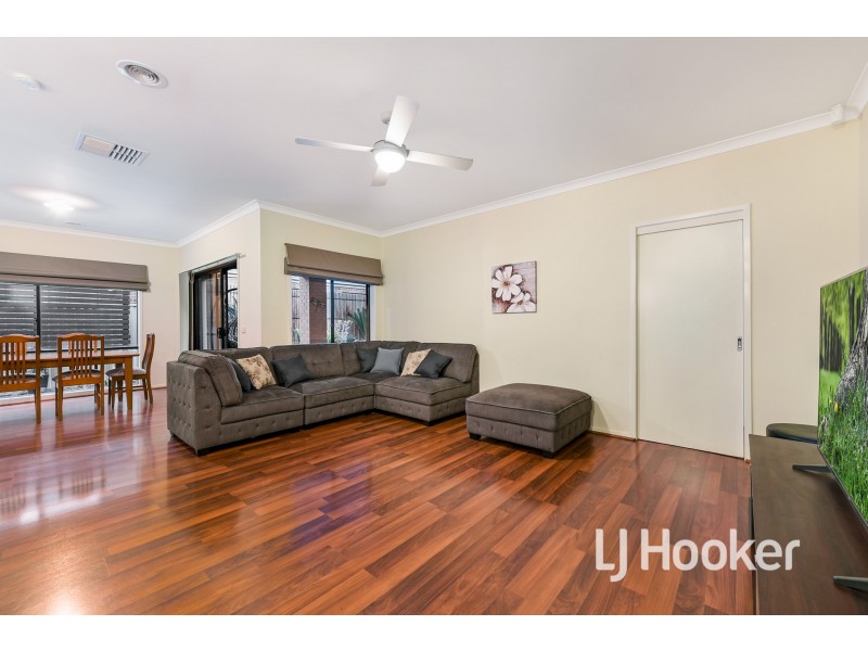 38 St Leonard Way, Pakenham VIC 3810