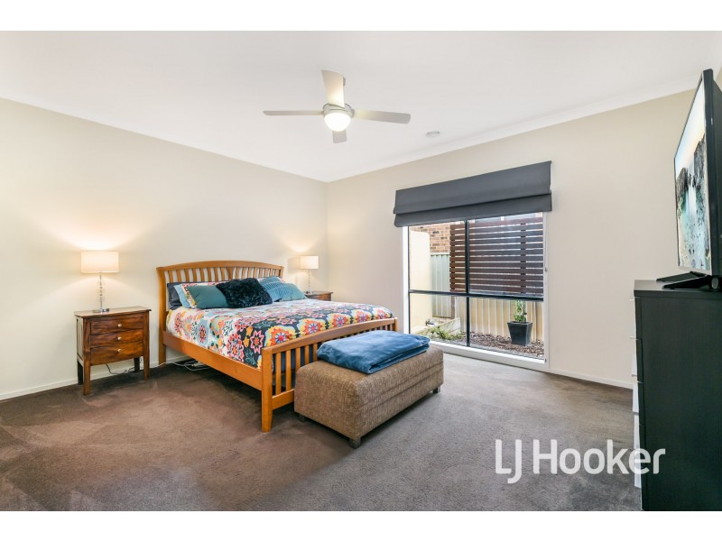 38 St Leonard Way, Pakenham VIC 3810