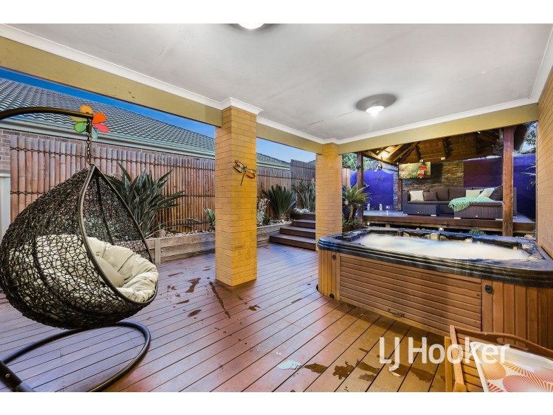 38 St Leonard Way, Pakenham VIC 3810