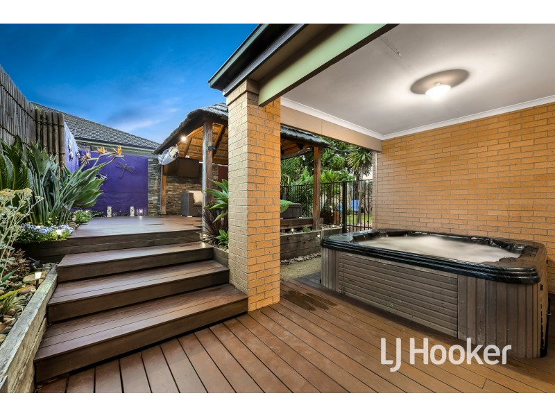 38 St Leonard Way, Pakenham VIC 3810