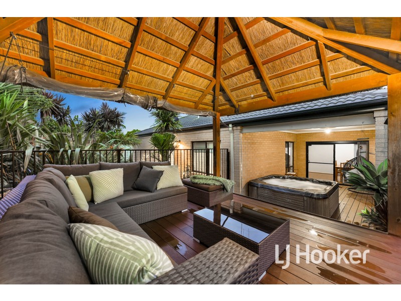 38 St Leonard Way, Pakenham VIC 3810