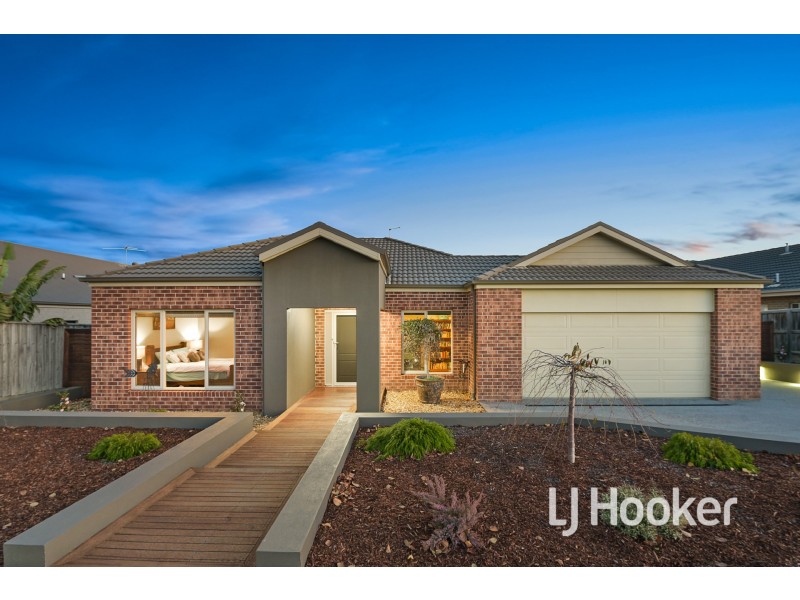 25 Winneke Way, Pakenham VIC 3810