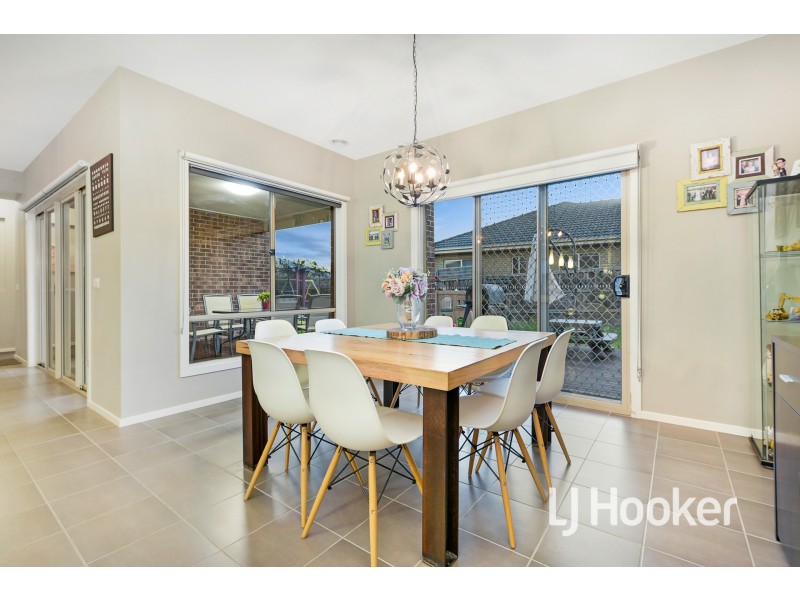 25 Winneke Way, Pakenham VIC 3810