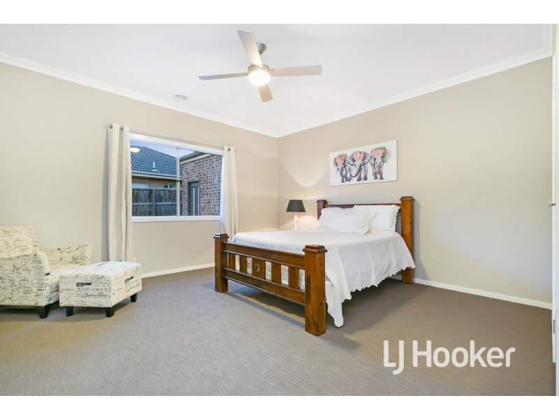 25 Winneke Way, Pakenham VIC 3810