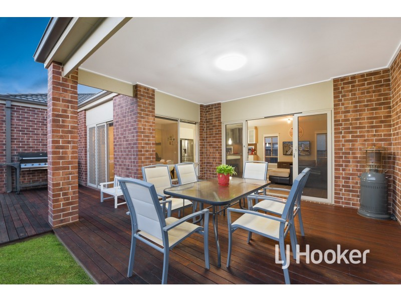 25 Winneke Way, Pakenham VIC 3810