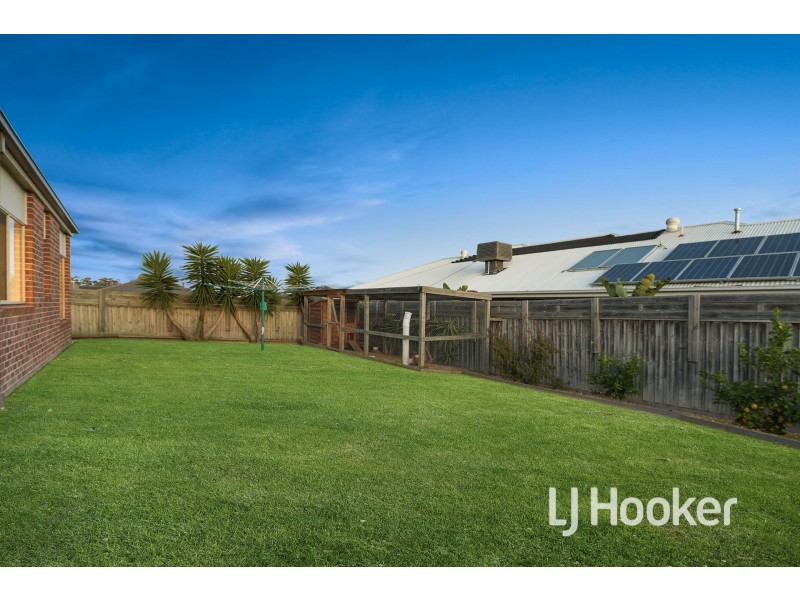 25 Winneke Way, Pakenham VIC 3810
