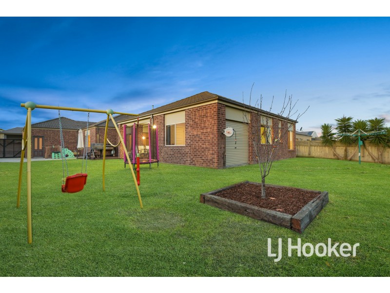 25 Winneke Way, Pakenham VIC 3810