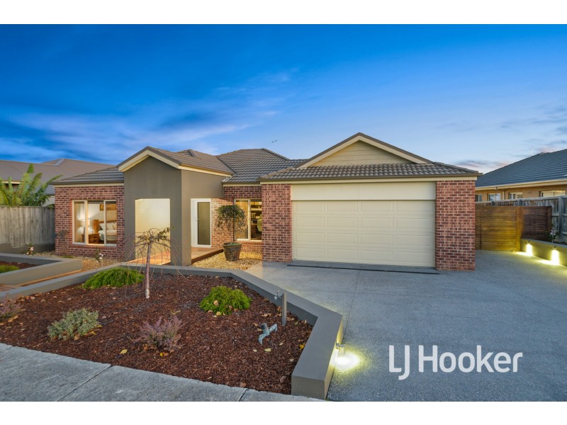 25 Winneke Way, Pakenham VIC 3810