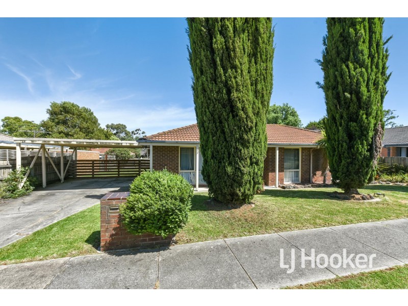 6 Matthews Court, Pakenham VIC 3810