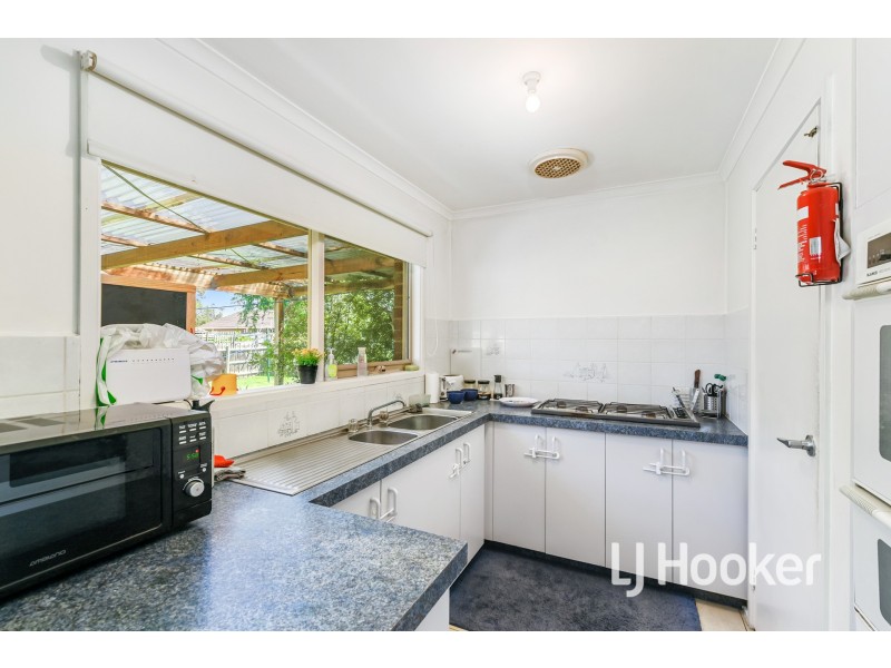 6 Matthews Court, Pakenham VIC 3810