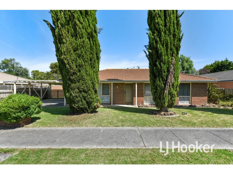 6 Matthews Court, Pakenham VIC 3810