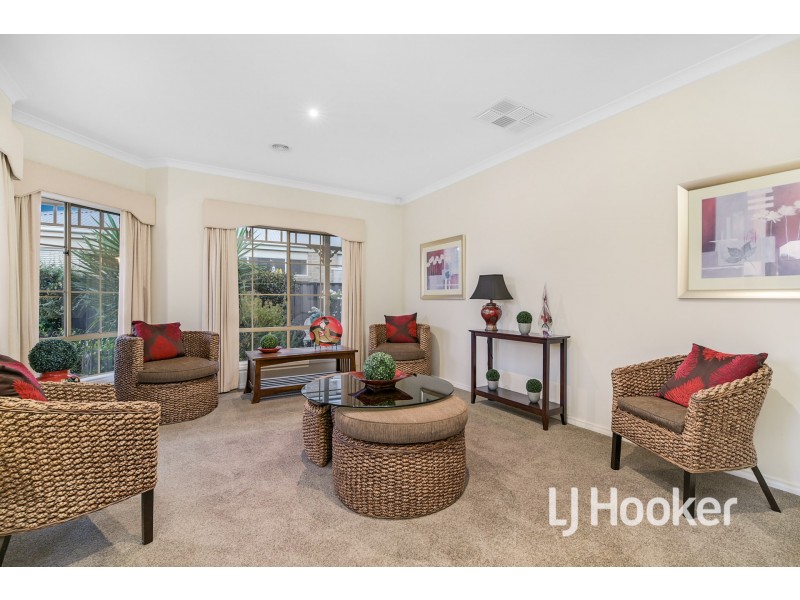 4 Lucerne Circuit, Pakenham VIC 3810