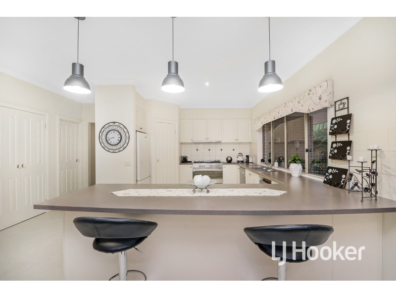 4 Lucerne Circuit, Pakenham VIC 3810