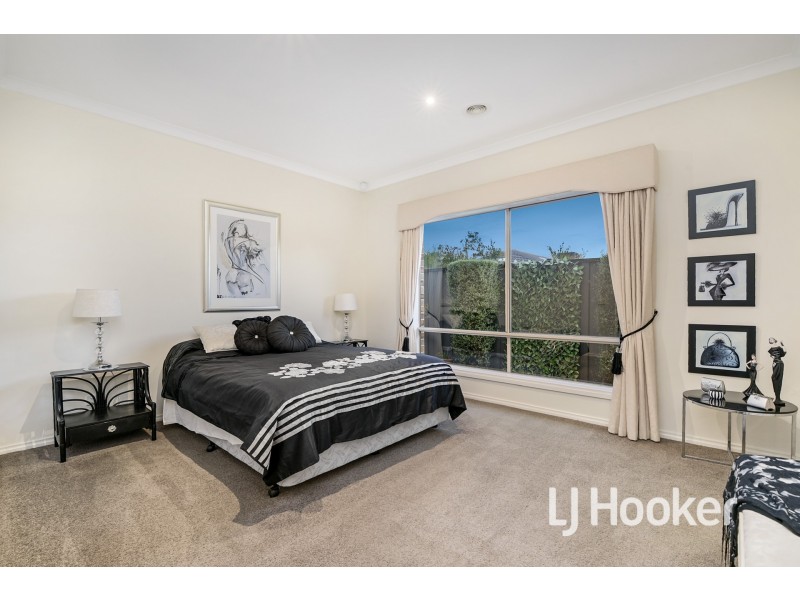 4 Lucerne Circuit, Pakenham VIC 3810