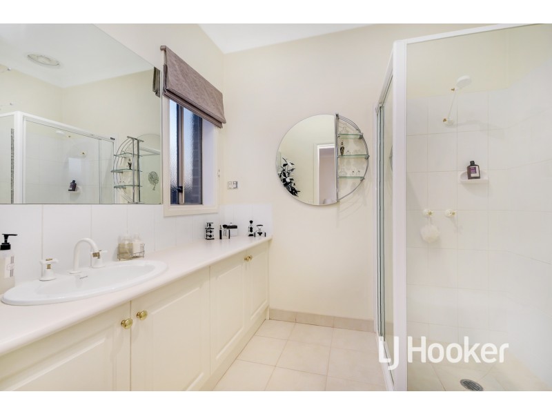 4 Lucerne Circuit, Pakenham VIC 3810
